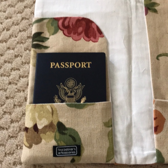 PASSPORT CASE - Picture 4 of 7